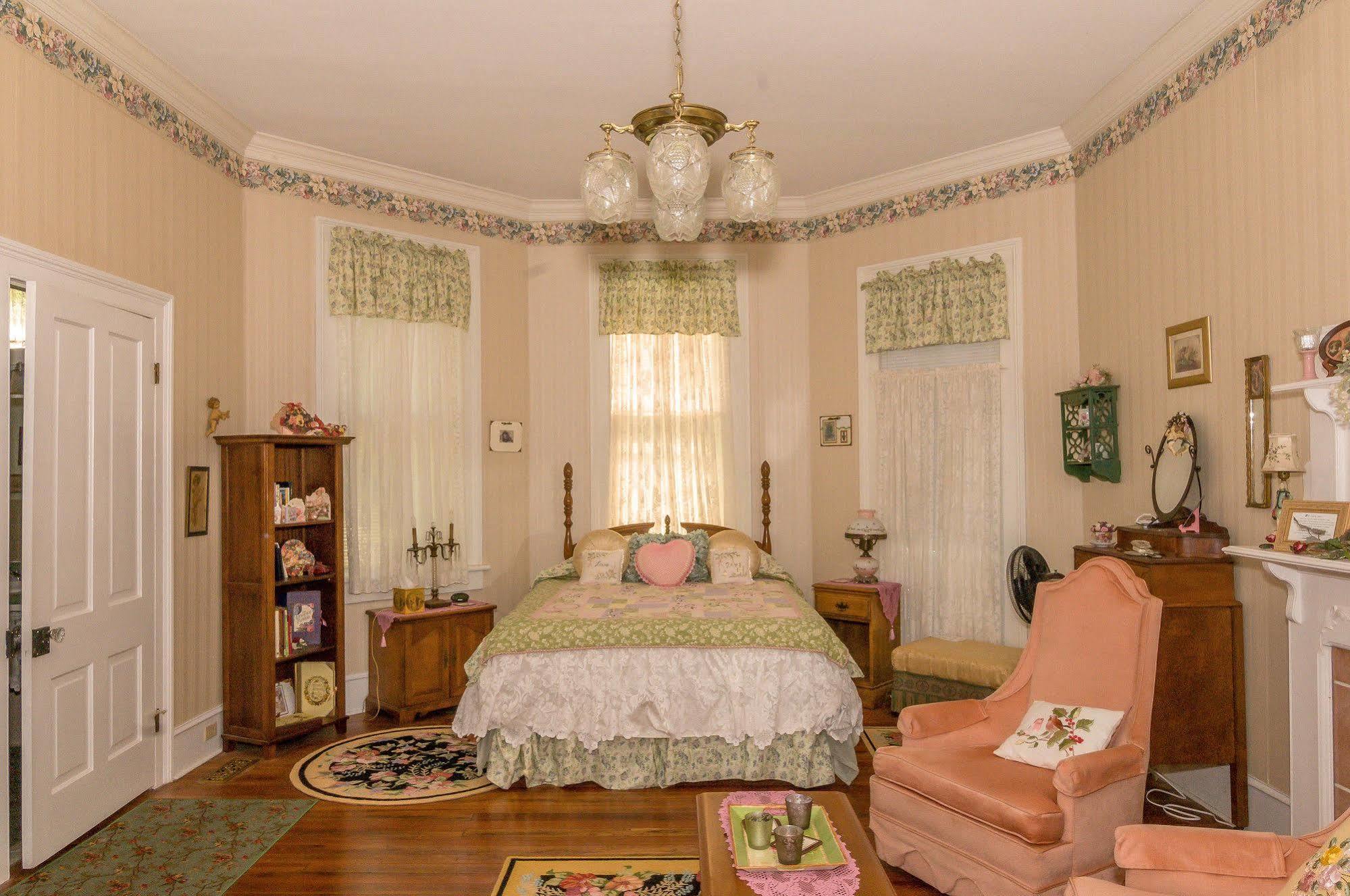 مبيت وإفطار Holly House Of Hamilton المظهر الخارجي الصورة